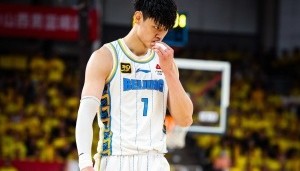 上季曾凡博常规赛场均14.6分1.5盖帽&amp;三分准星40.2% 季后赛皆提升