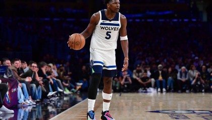 英雄联盟世界赛官网赛程-开始发力！爱德华兹上半场10中5&amp;罚球8中8 砍下20分6板3助