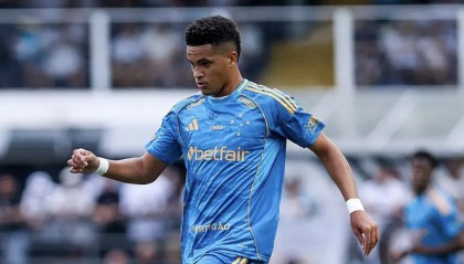 世界赛入口-记者：多特签下普拉特斯的固定费用为700万欧元，分三期支付